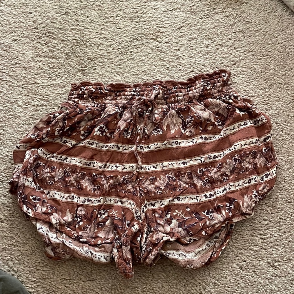 American eagle flowy shorts